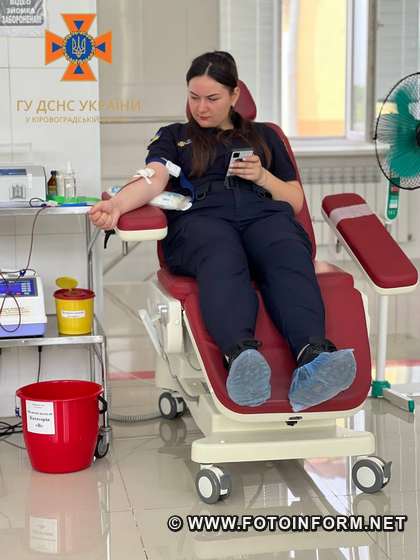 У Кропивницькому рятувальники долучився до здачі донорської крові